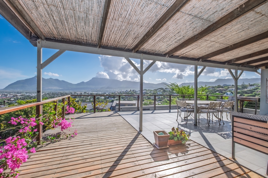 4 Bedroom Property for Sale in Capri Western Cape